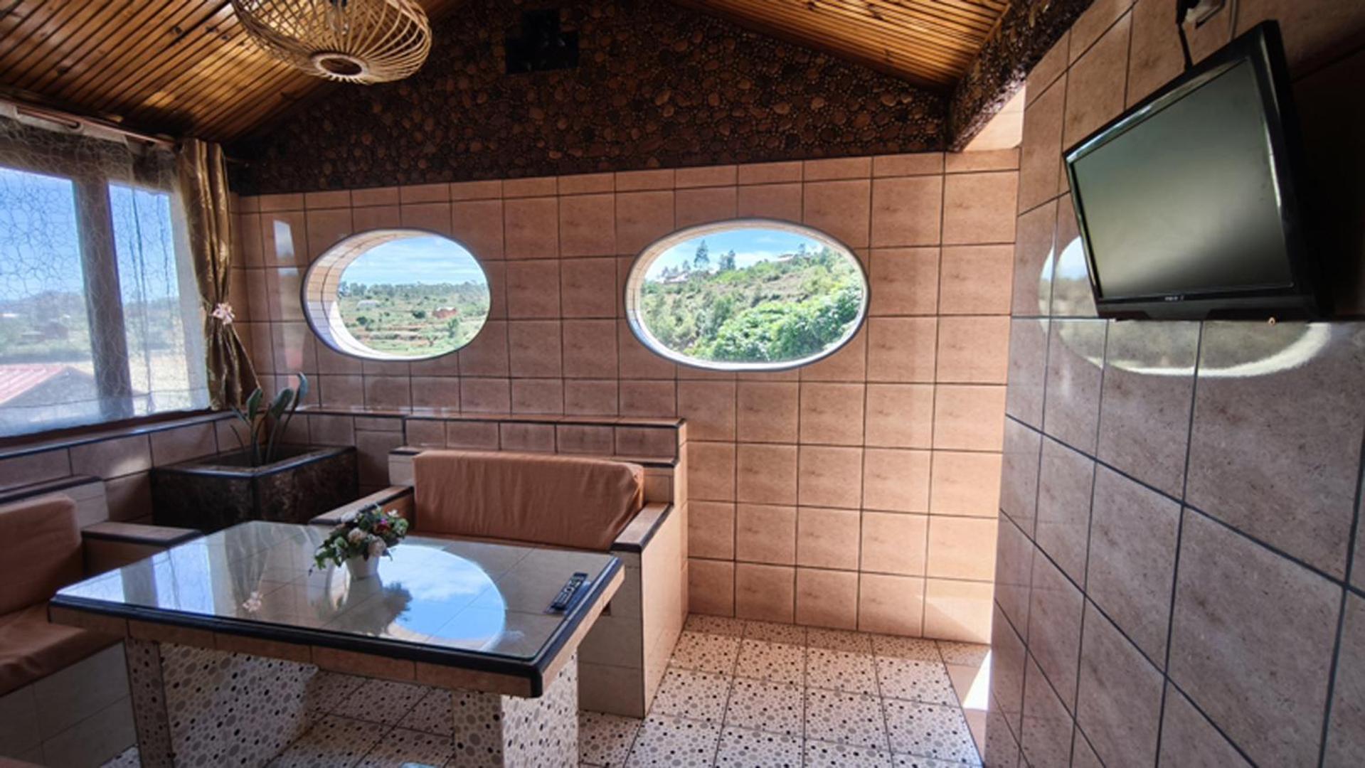 Hotel Restaurant Le Miamiam Glouglou Ambositra Esterno foto