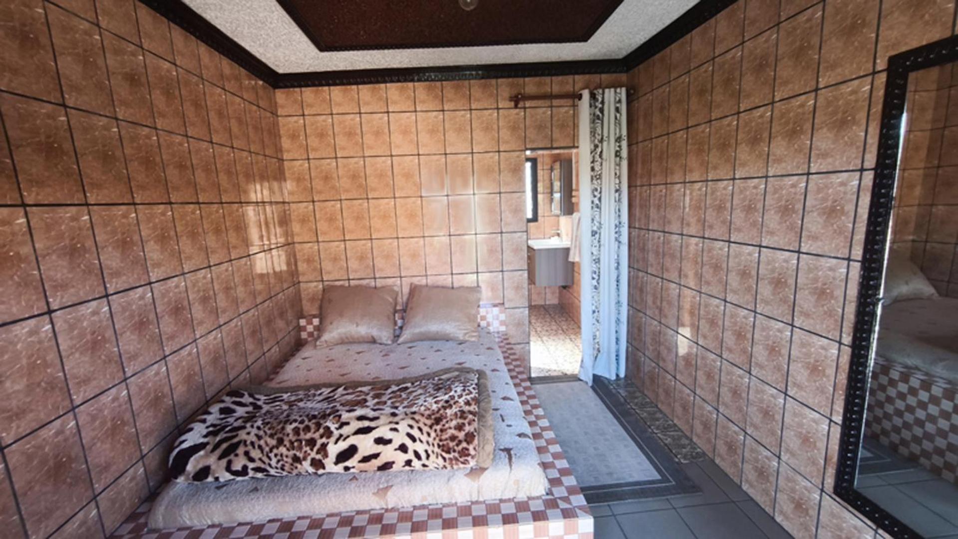 Hotel Restaurant Le Miamiam Glouglou Ambositra Esterno foto