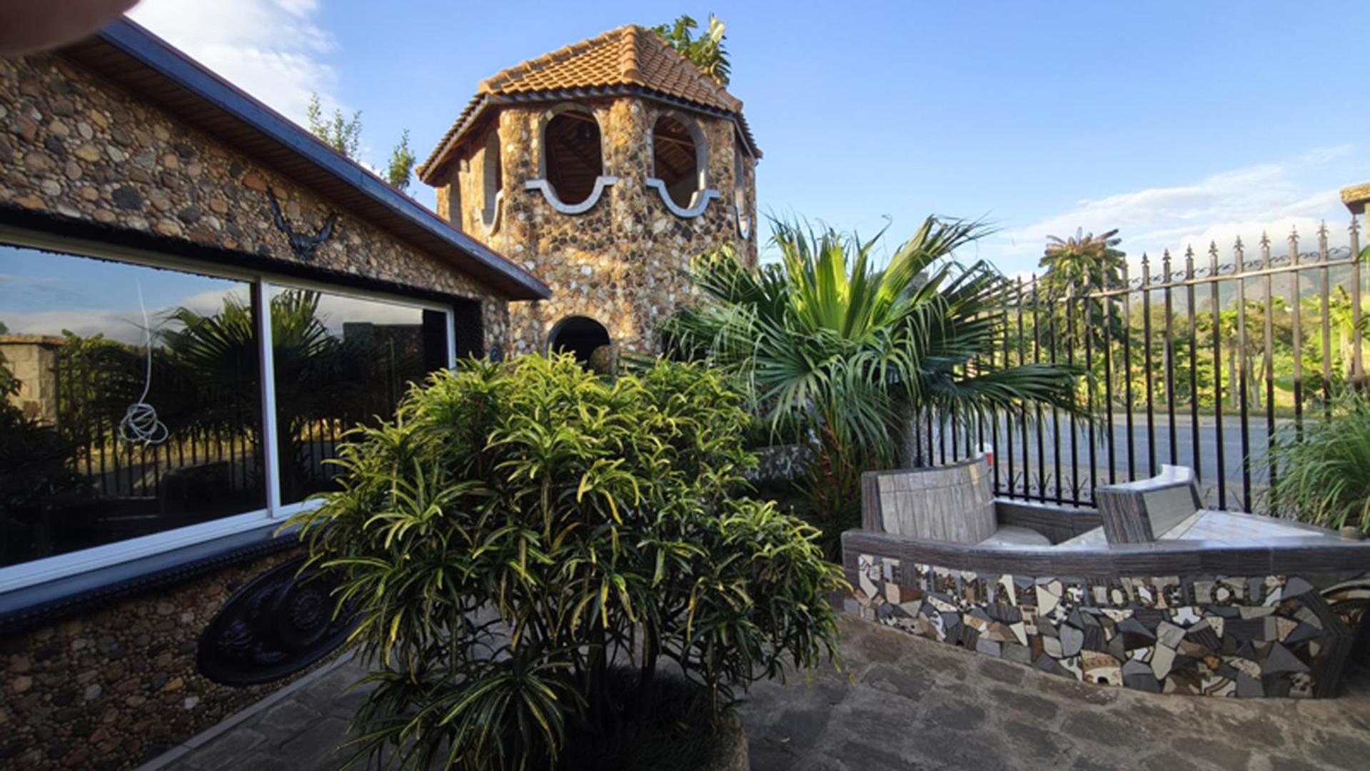 Hotel Restaurant Le Miamiam Glouglou Ambositra Esterno foto