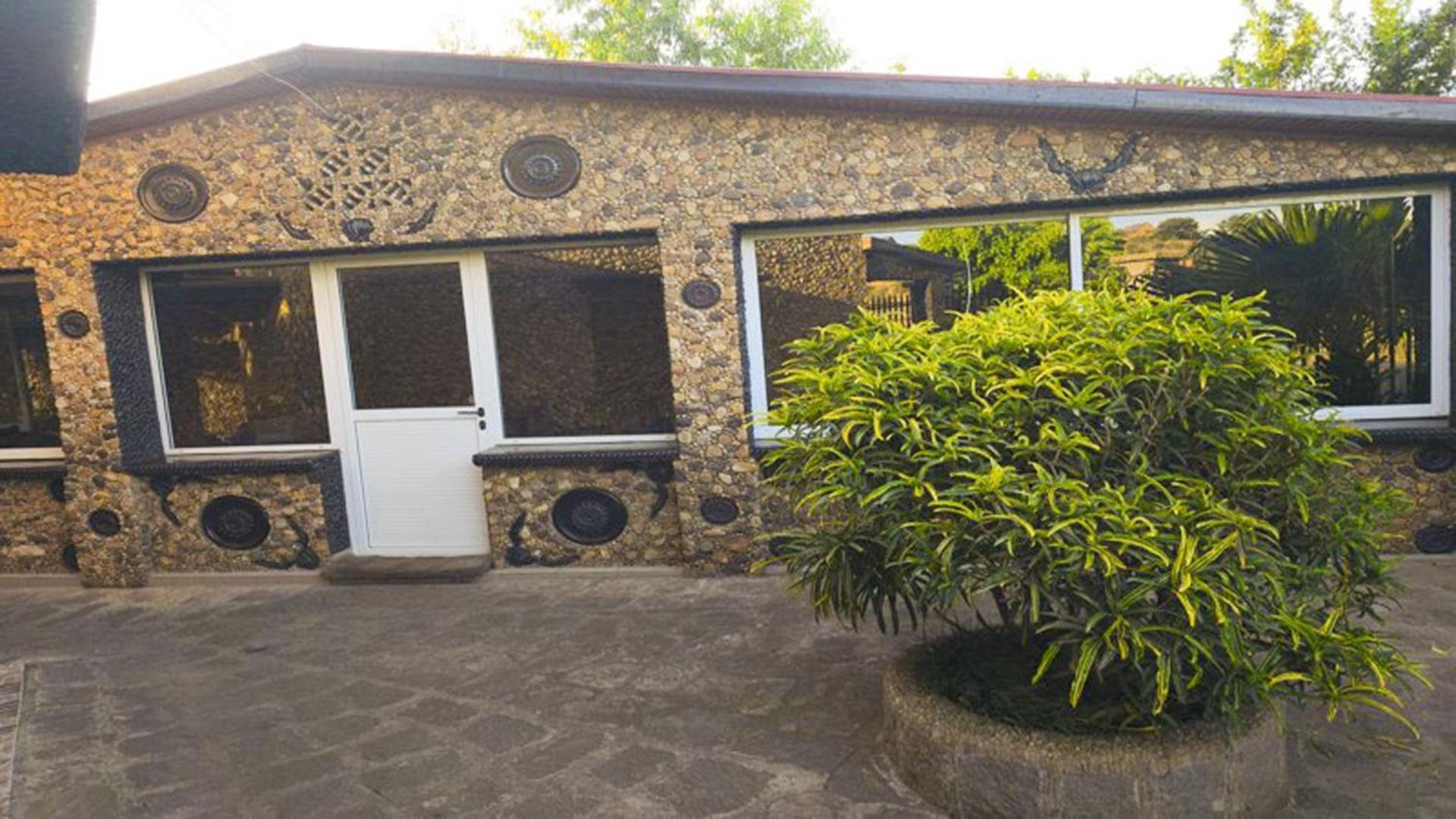 Hotel Restaurant Le Miamiam Glouglou Ambositra Esterno foto